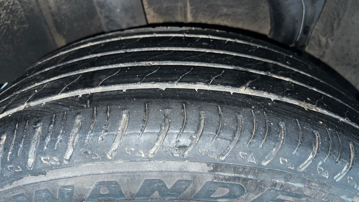 Used 2022 Renault Kiger RXT (O) Turbo CVT Petrol Automatic tyres RIGHT REAR TYRE TREAD VIEW