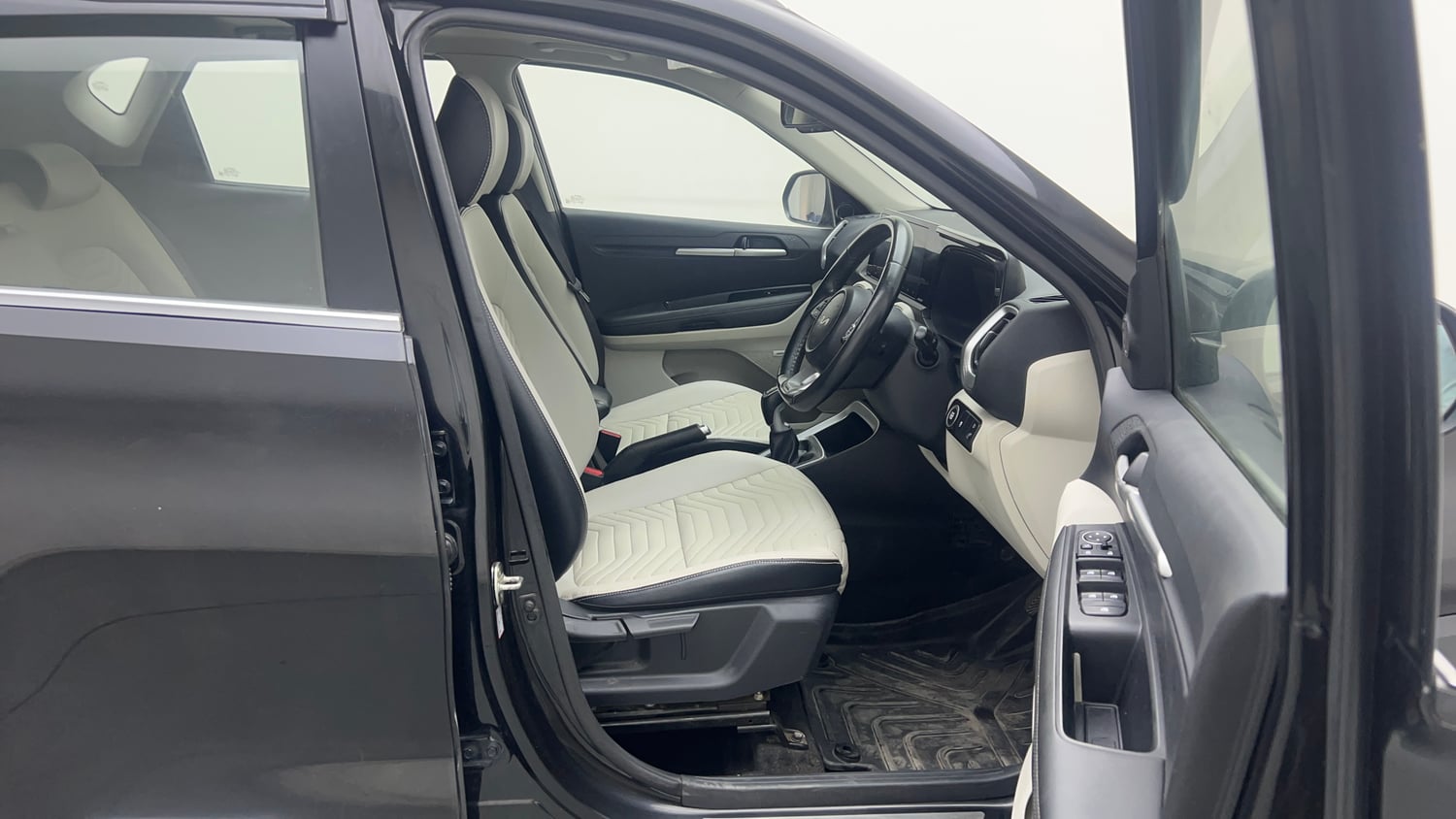 Used 2022 Kia Sonet HTX Plus 1.5 Diesel Manual interior RIGHT SIDE FRONT DOOR CABIN VIEW
