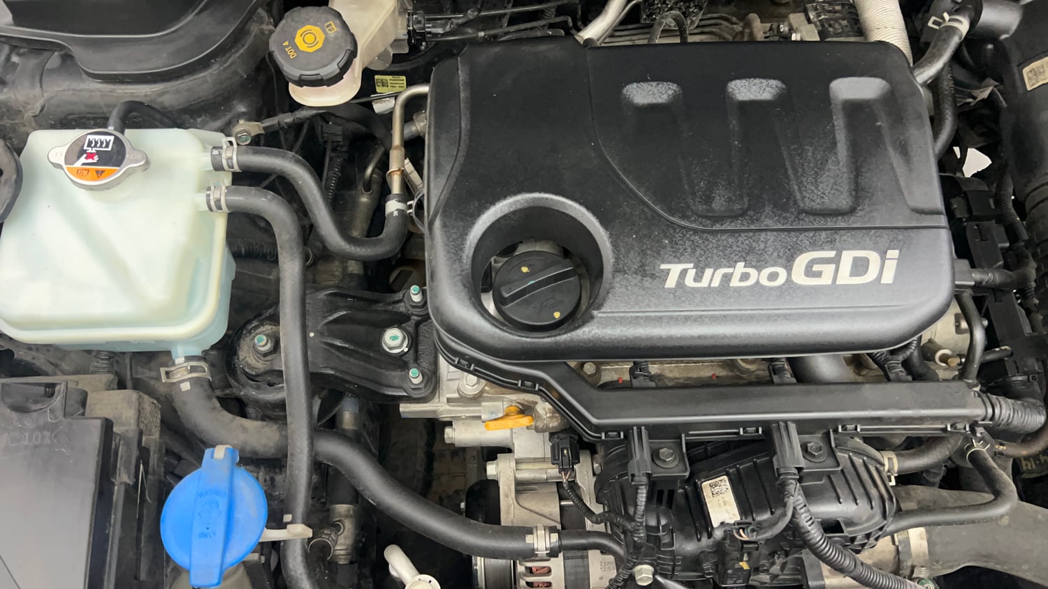 Used 2020 Kia Sonet HTX 1.0 iMT Petrol Manual engine ENGINE RIGHT SIDE VIEW