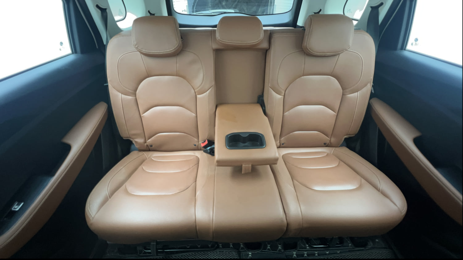 Used 2021 MG Motors Hector Plus Select 2.0 Diesel Turbo MT 7-STR Diesel Manual interior REAR SEAT CONDITION VIEW