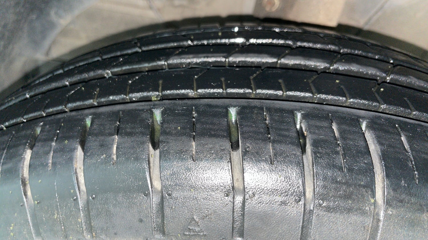 Used 2018 Maruti Suzuki Swift ZXi AMT Petrol Automatic tyres LEFT FRONT TYRE TREAD VIEW