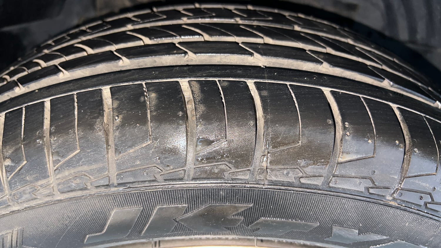 Used 2020 Tata Nexon XMA Petrol Automatic tyres RIGHT FRONT TYRE TREAD VIEW