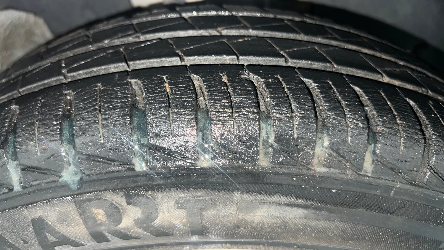 Used 2020 Renault Kwid 1.0 RXT Opt Petrol Manual tyres RIGHT FRONT TYRE TREAD VIEW
