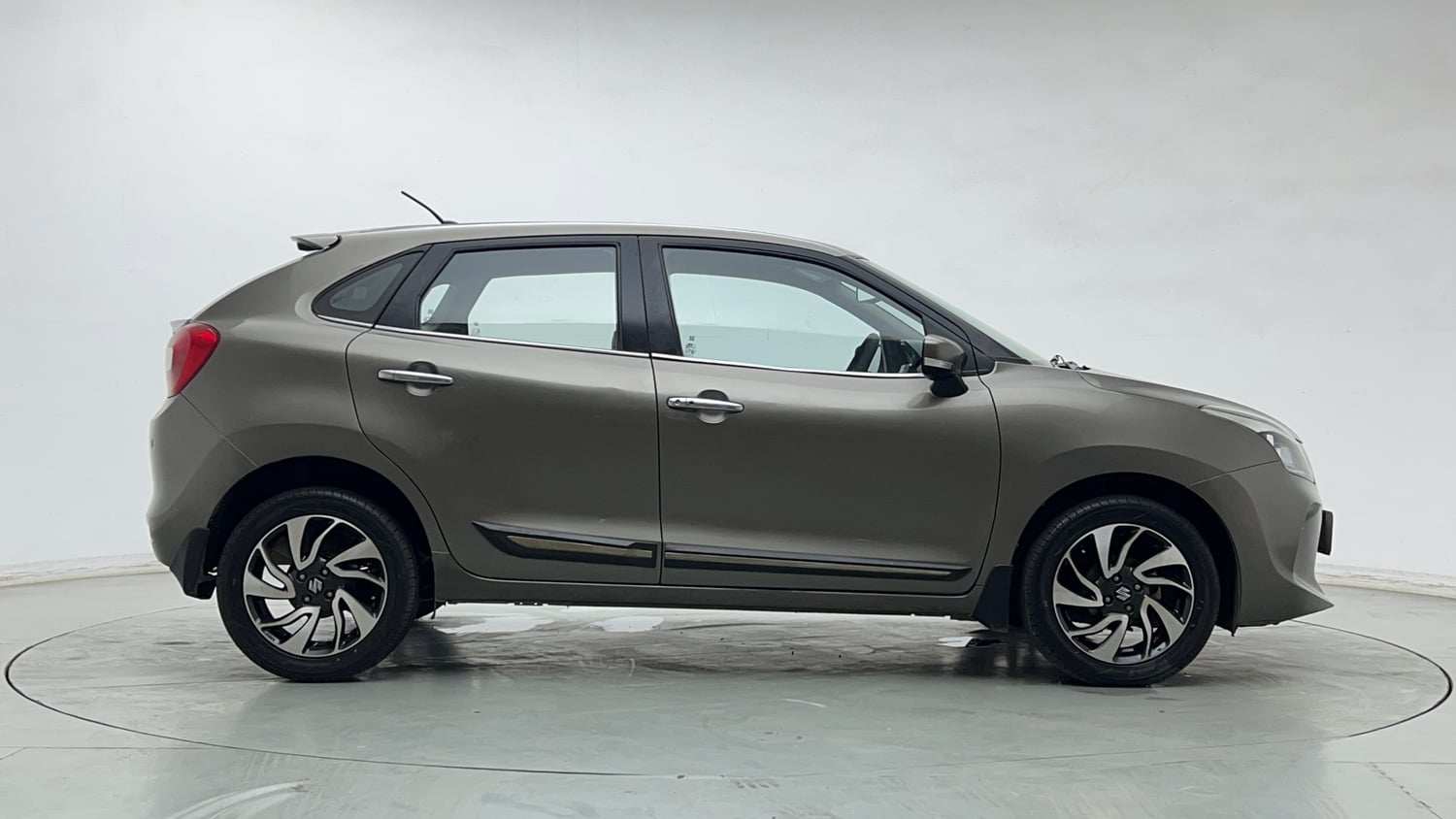 Used 2020 Maruti Suzuki Baleno Zeta Petrol Manual exterior RIGHT SIDE VIEW