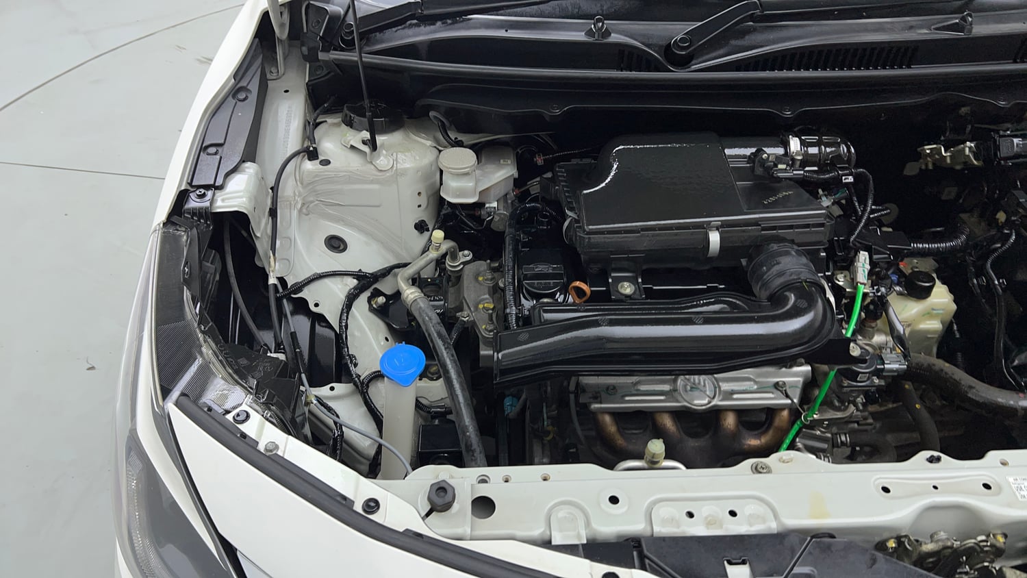 Used 2022 Toyota Glanza V AMT Petrol Automatic engine ENGINE RIGHT SIDE VIEW