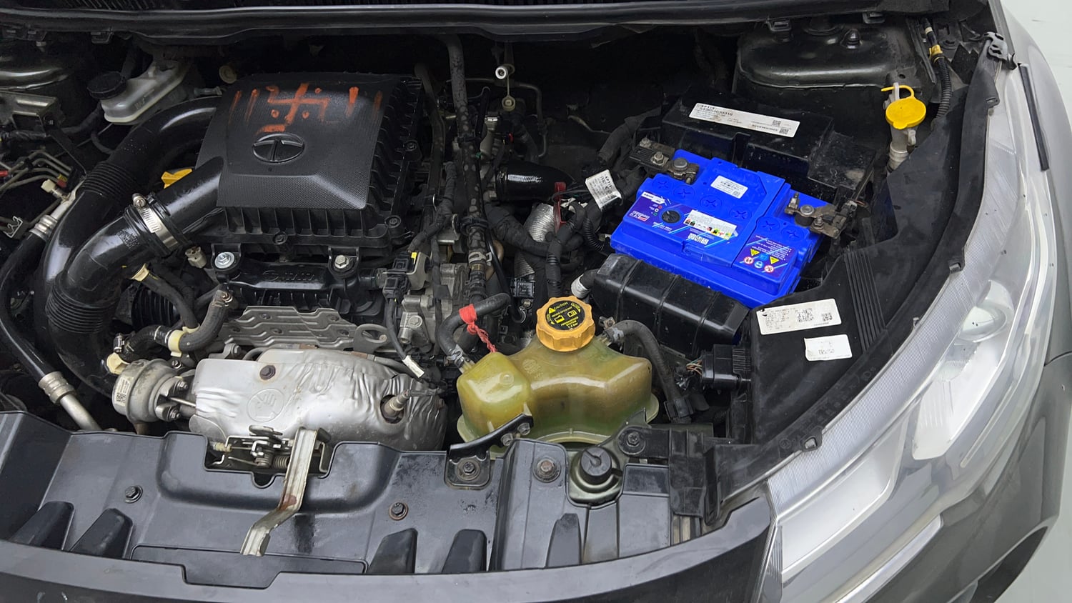 Used 2020 Tata Nexon XMA Petrol Automatic engine ENGINE LEFT SIDE VIEW