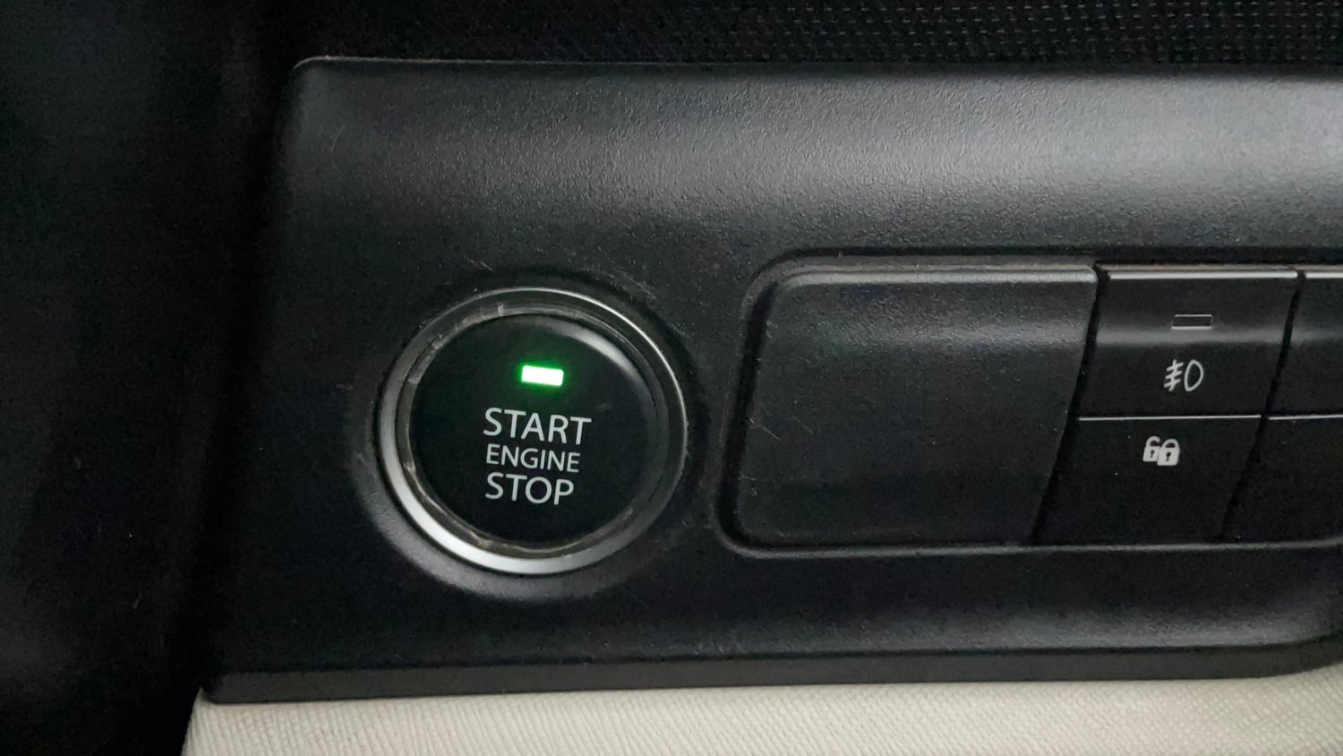 Used 2023 Tata Altroz XZ Diesel Diesel Manual top_features Keyless start