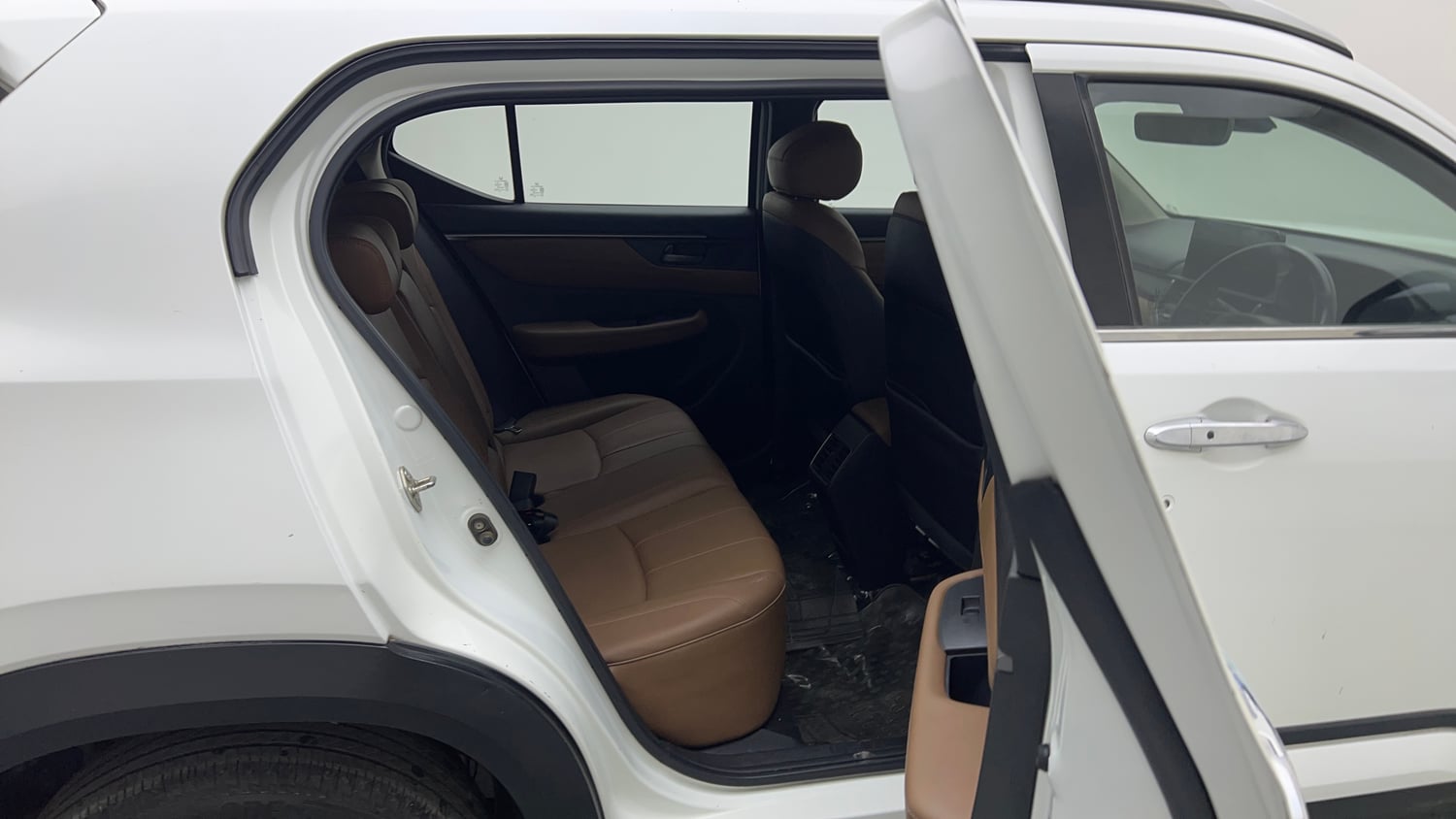 Used 2023 Honda Elevate ZX CVT Petrol Automatic interior RIGHT SIDE REAR DOOR CABIN VIEW
