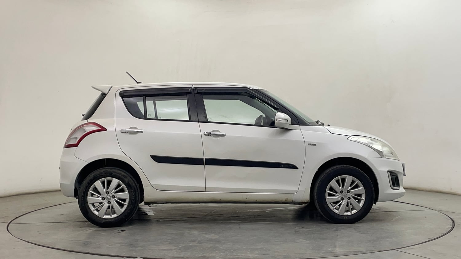 Used 2017 Maruti Suzuki Swift ZDi Diesel Manual exterior RIGHT SIDE VIEW
