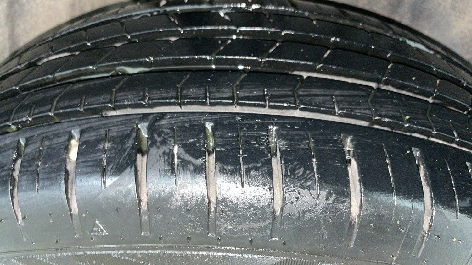 Used 2023 Toyota Glanza V Petrol Manual tyres RIGHT REAR TYRE TREAD VIEW