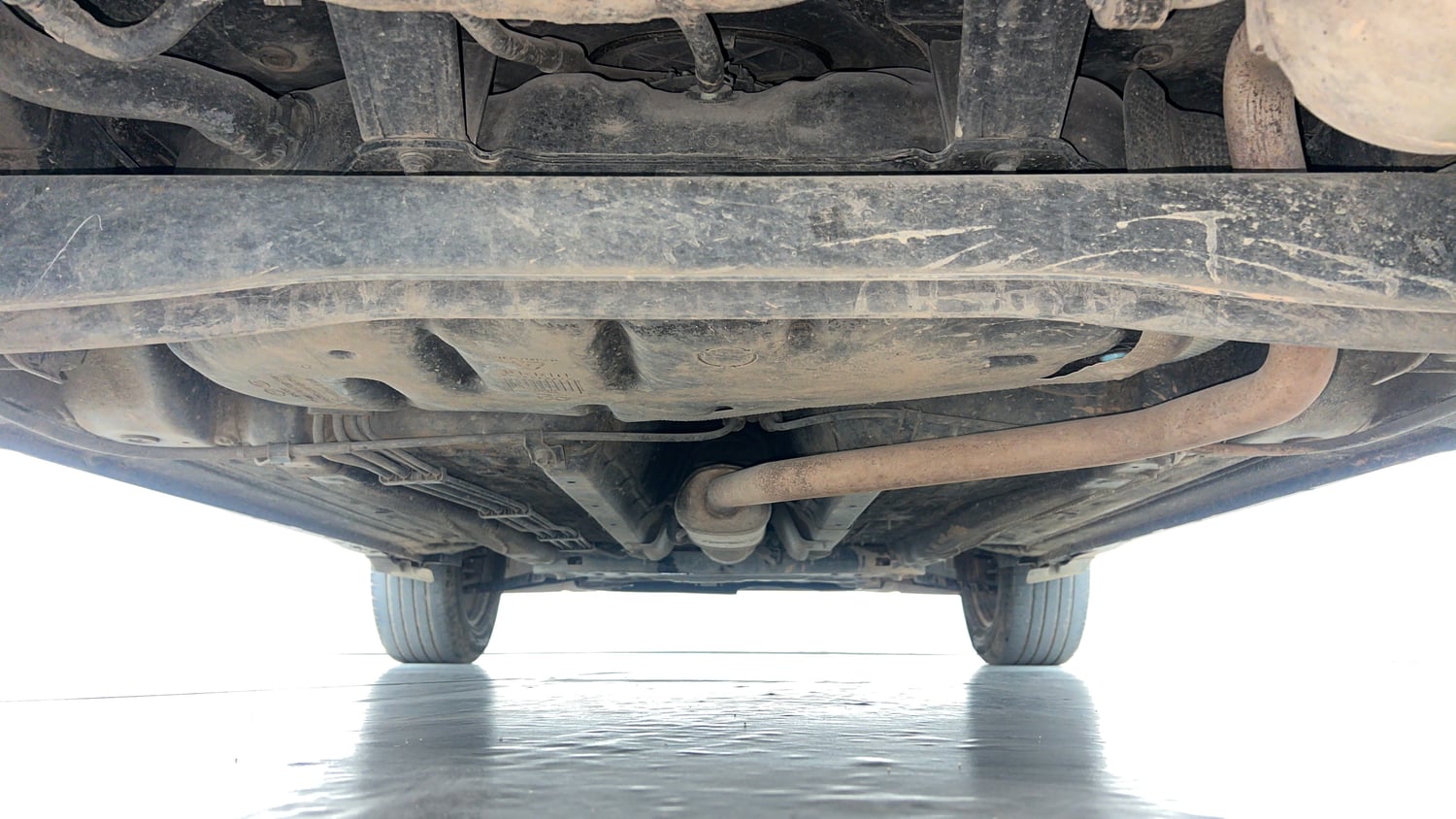 Used 2020 Kia Sonet HTX 1.0 iMT Petrol Manual extra REAR UNDERBODY VIEW (TAKEN FROM REAR)