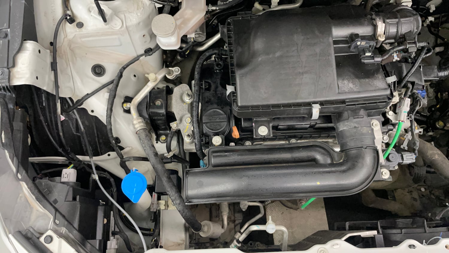 Used 2023 Toyota Glanza V Petrol Manual engine ENGINE RIGHT SIDE VIEW