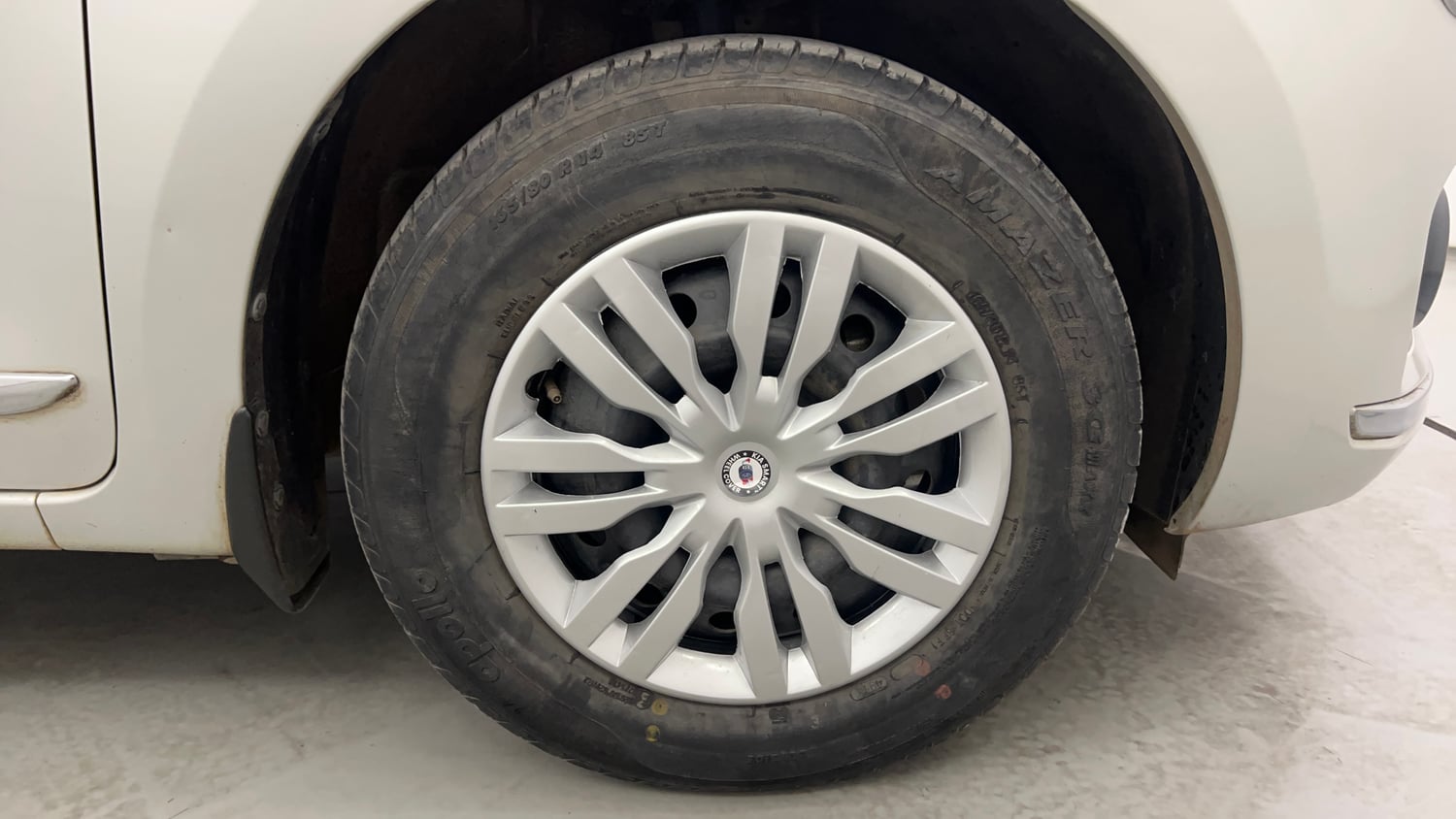 Used 2019 Maruti Suzuki Dzire VXi Petrol Manual tyres RIGHT FRONT TYRE RIM VIEW