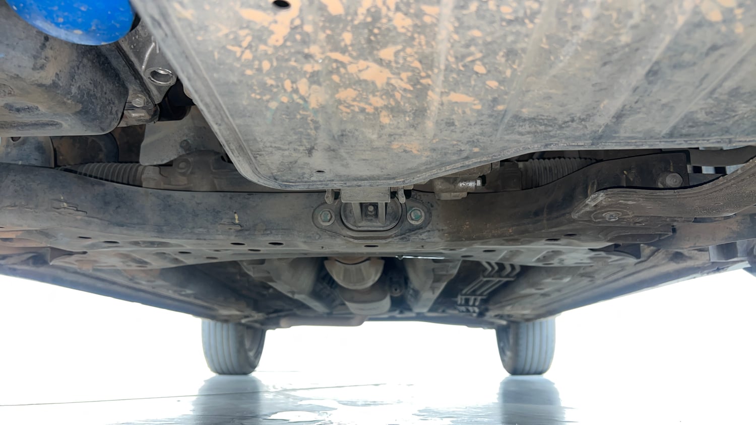 Used 2020 Kia Sonet HTX 1.0 iMT Petrol Manual extra FRONT LEFT UNDERBODY VIEW