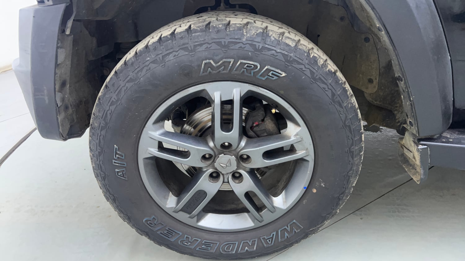 Used 2023 mahindra Thar LX Hard Top Diesel MT 4WD Diesel Manual tyres LEFT FRONT TYRE RIM VIEW