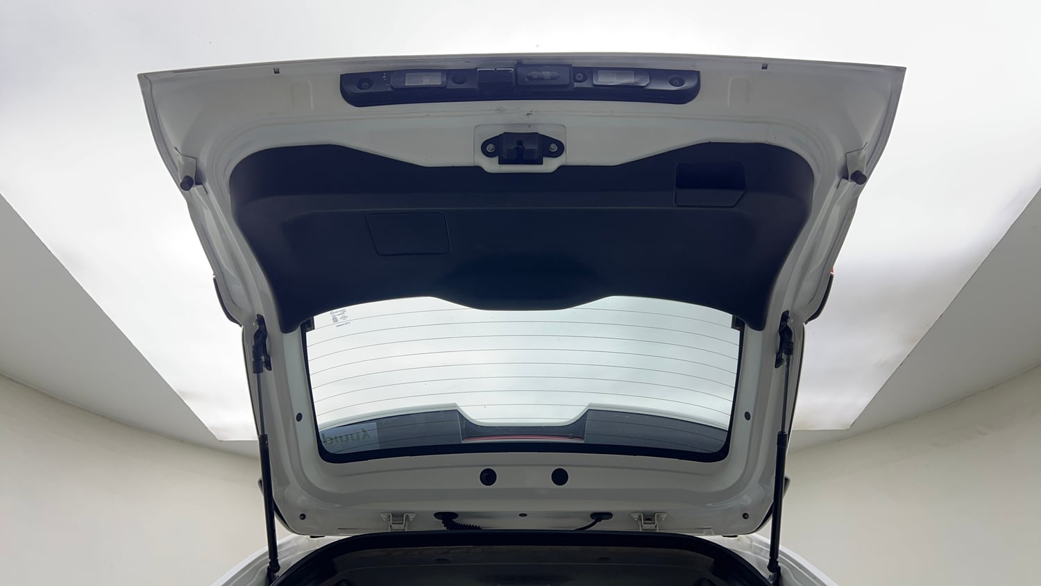 Used 2023 Nissan Magnite XE Petrol Manual interior DICKY DOOR OPEN VIEW
