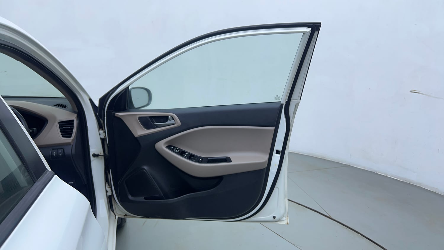 Used 2018 Hyundai Elite i20 Asta 1.2 (O) Petrol Manual interior RIGHT FRONT DOOR OPEN VIEW