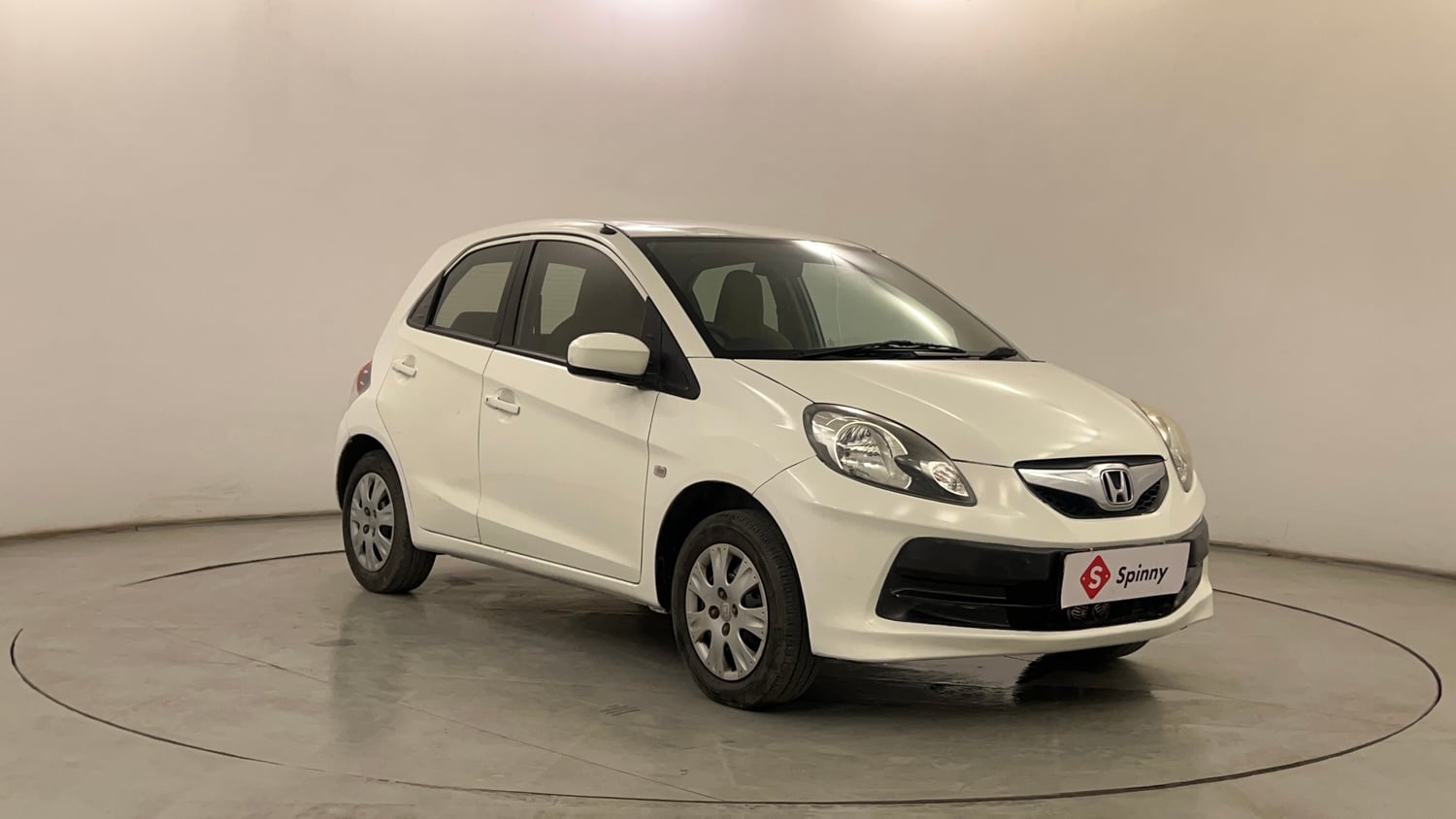 Used 2013 Honda Brio S MT Petrol Manual exterior RIGHT FRONT CORNER VIEW