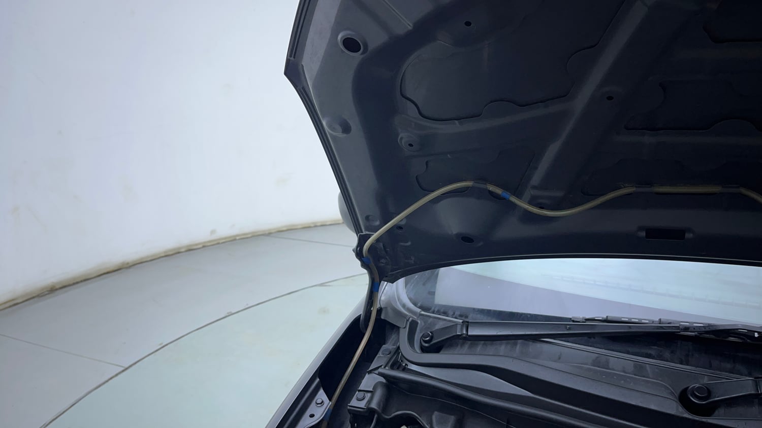 Used 2024 Maruti Suzuki Alto K10 VXi Plus Petrol Manual engine ENGINE RIGHT SIDE HINGE & APRON VIEW