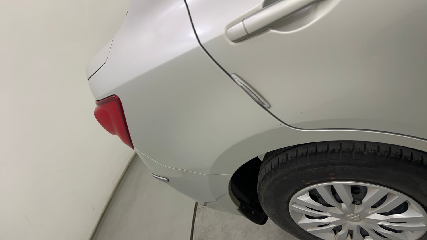 Used 2019 Maruti Suzuki Dzire VXi Petrol Manual dents MINOR SCRATCH
