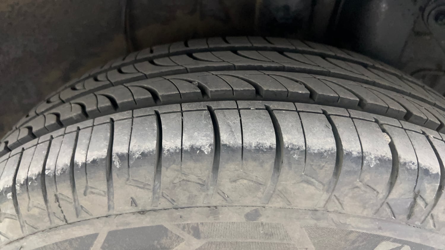 Used 2014 Hyundai Elite i20 Sportz 1.2 Petrol Manual tyres LEFT REAR TYRE TREAD VIEW