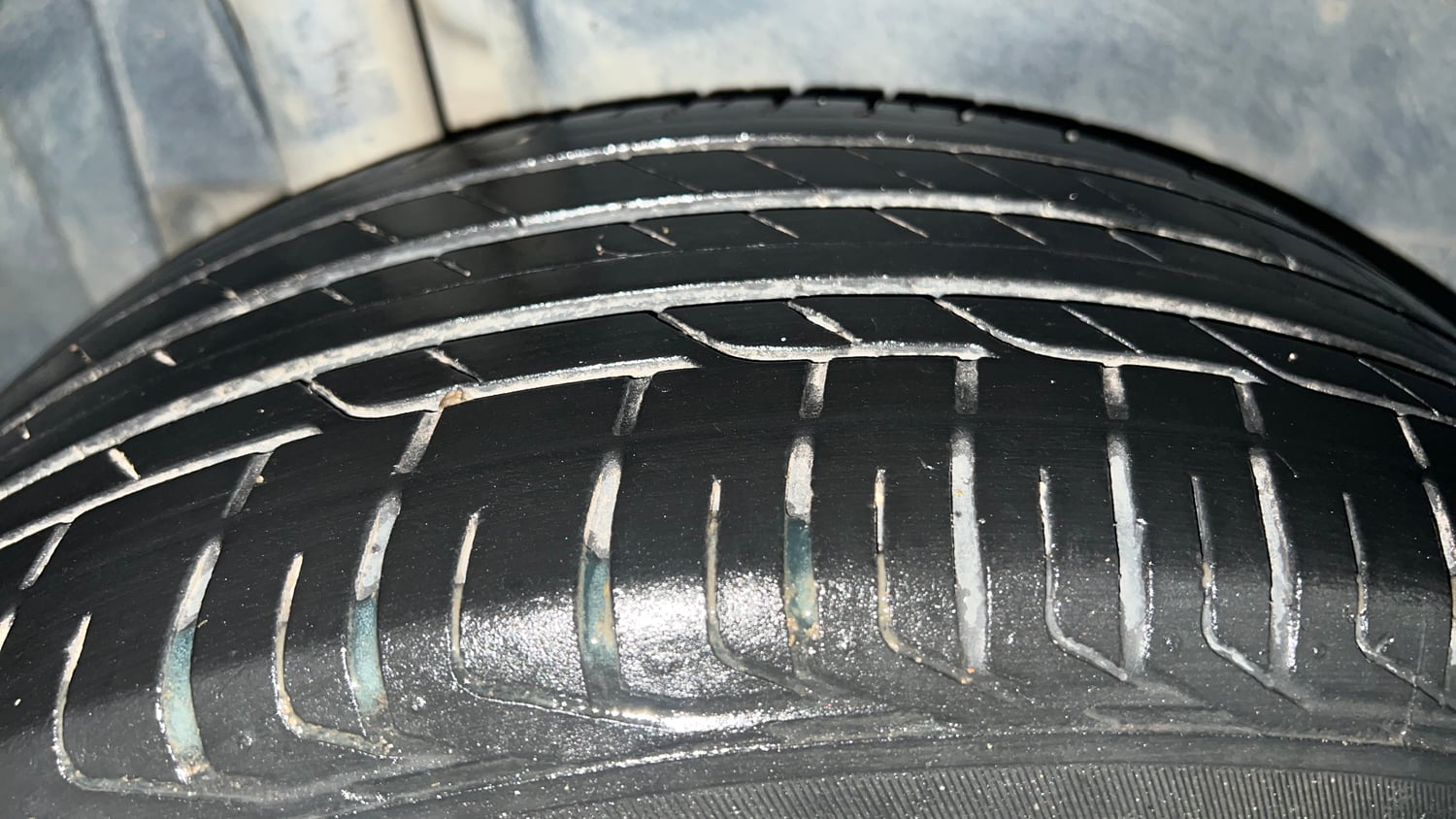 Used 2021 maruti-suzuki Vitara Brezza ZXi Plus Petrol Manual tyres RIGHT REAR TYRE TREAD VIEW