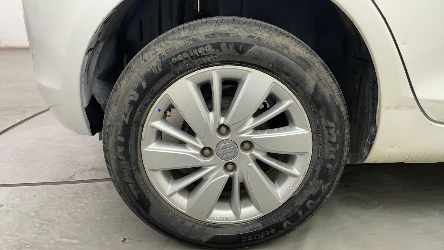 Used 2017 Maruti Suzuki Swift ZDi Diesel Manual tyres RIGHT REAR TYRE RIM VIEW