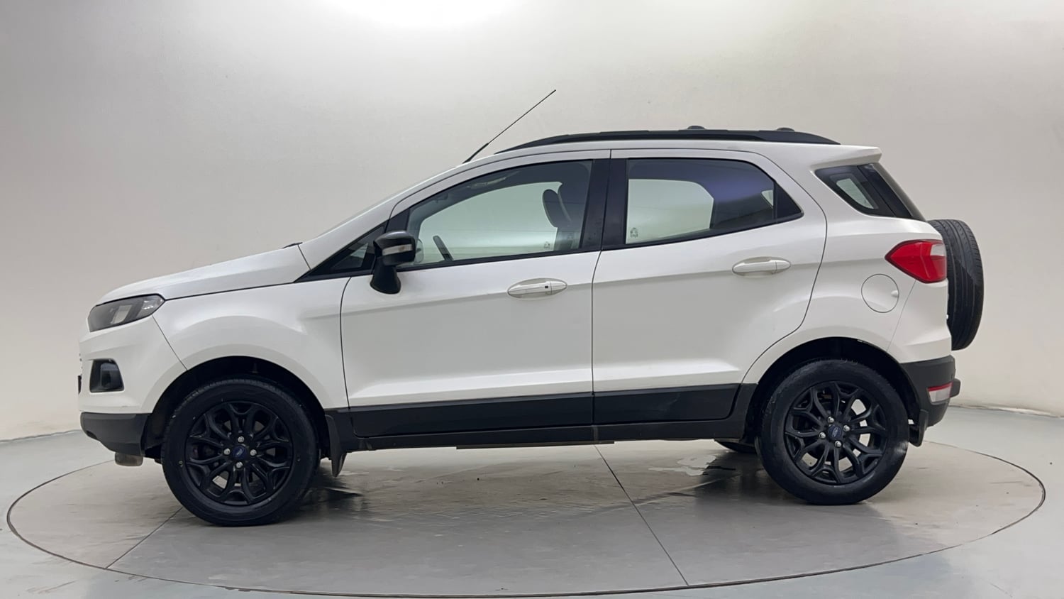 Used 2016 Ford EcoSport Titanium 1.5L TDCi Diesel Manual exterior LEFT SIDE VIEW