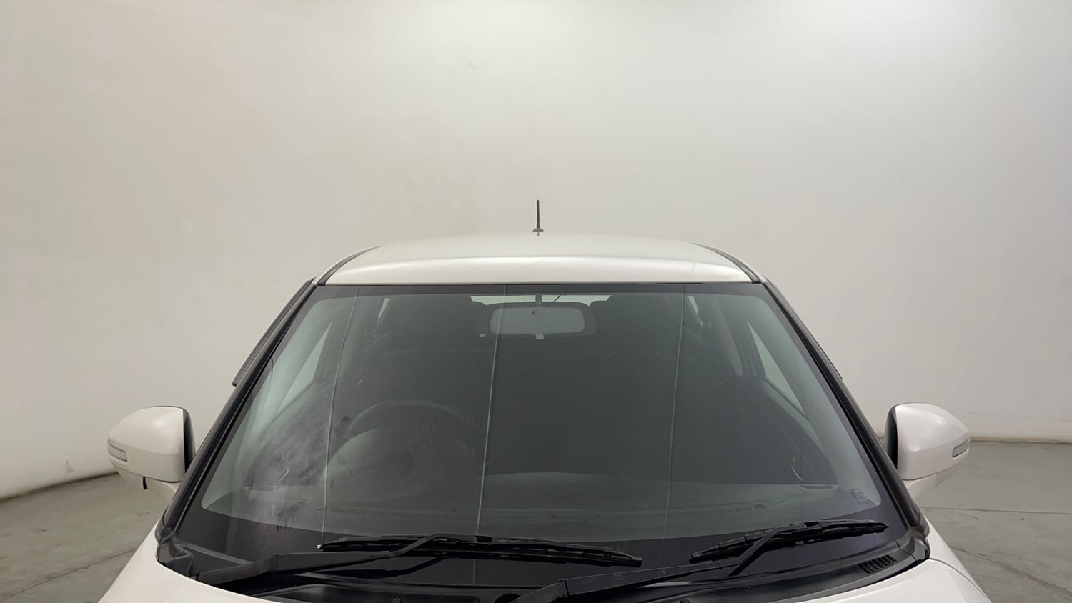 Used 2017 Maruti Suzuki Swift ZDi Diesel Manual exterior FRONT WINDSHIELD VIEW