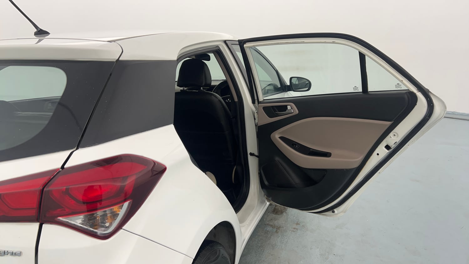 Used 2015 Hyundai Elite i20 Magna 1.2 Petrol Manual interior RIGHT REAR DOOR OPEN VIEW
