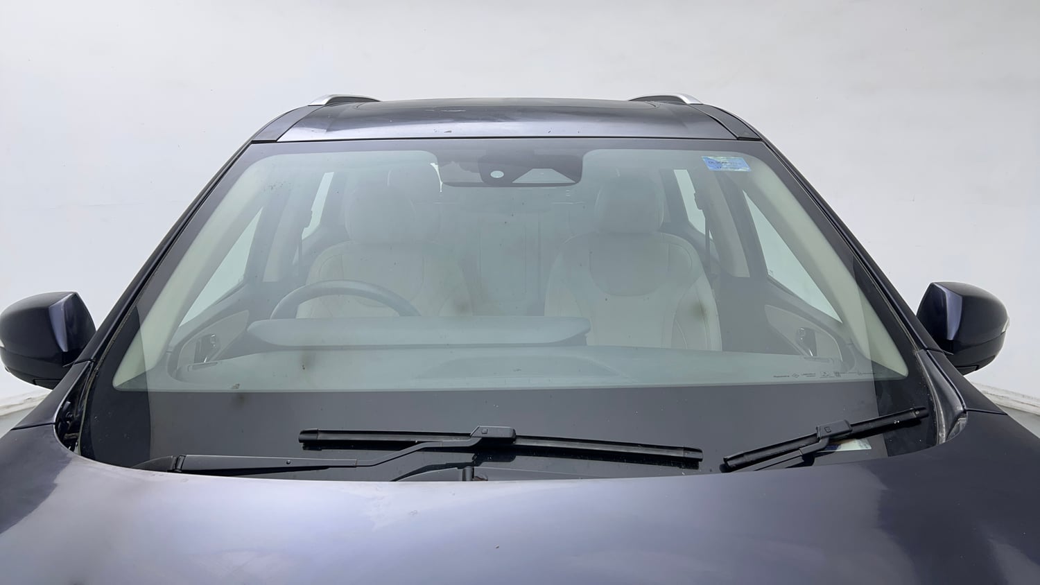 Used 2022 Mahindra XUV700 AX 7 Petrol AT Luxury Pack 7 STR Petrol Automatic exterior FRONT WINDSHIELD VIEW