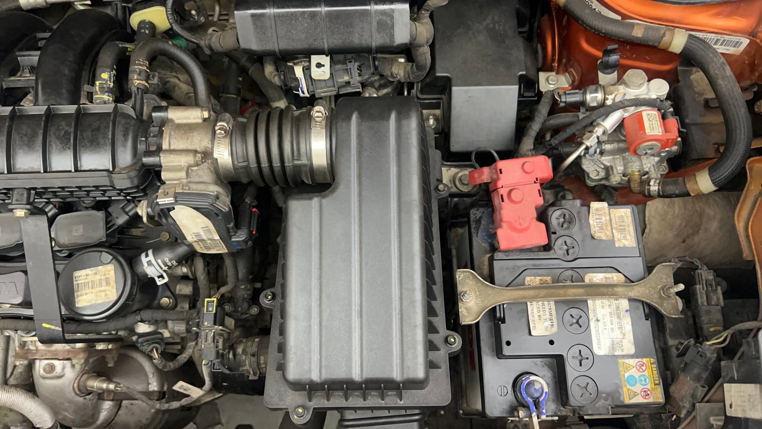 Used 2024 Tata Punch Adventure iCNG Cng Manual engine ENGINE LEFT SIDE VIEW