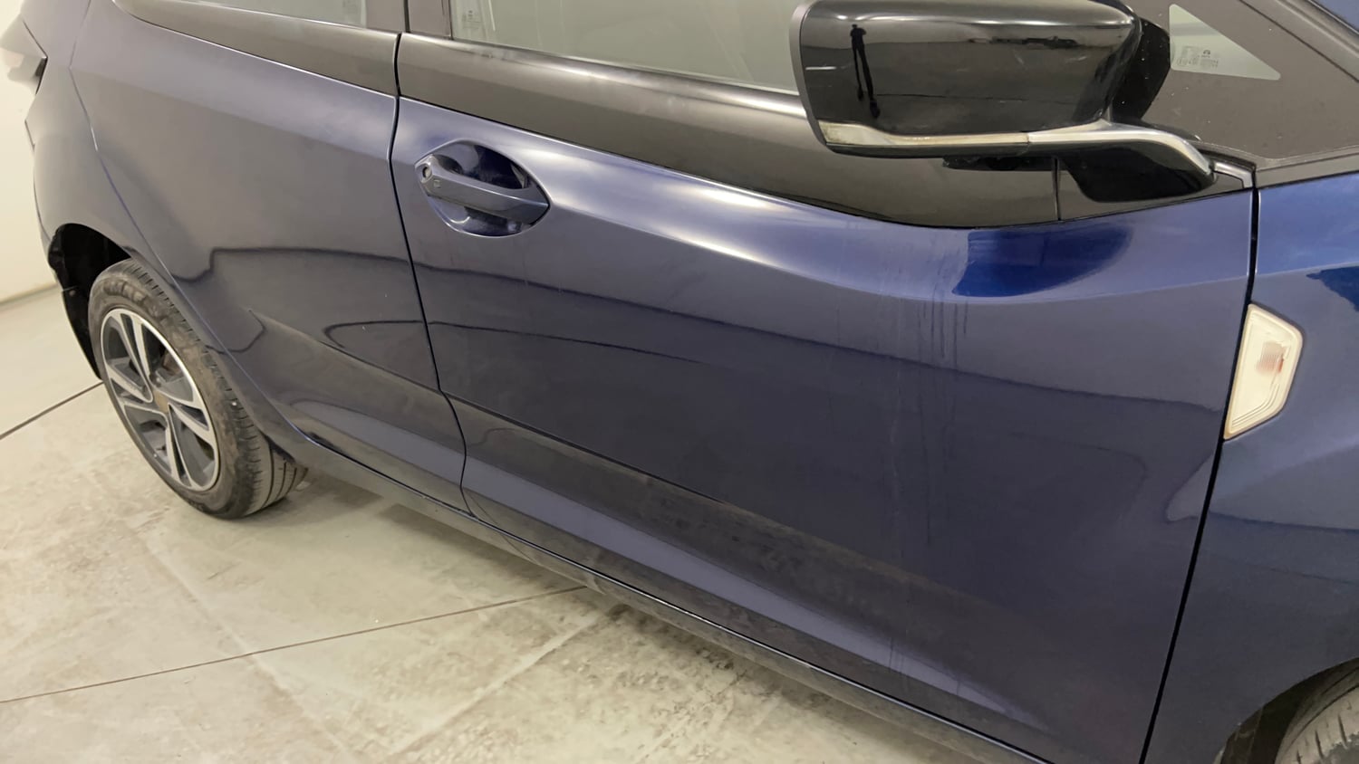 Used 2023 Tata Altroz XZA Petrol Petrol Automatic dents MINOR SCRATCH