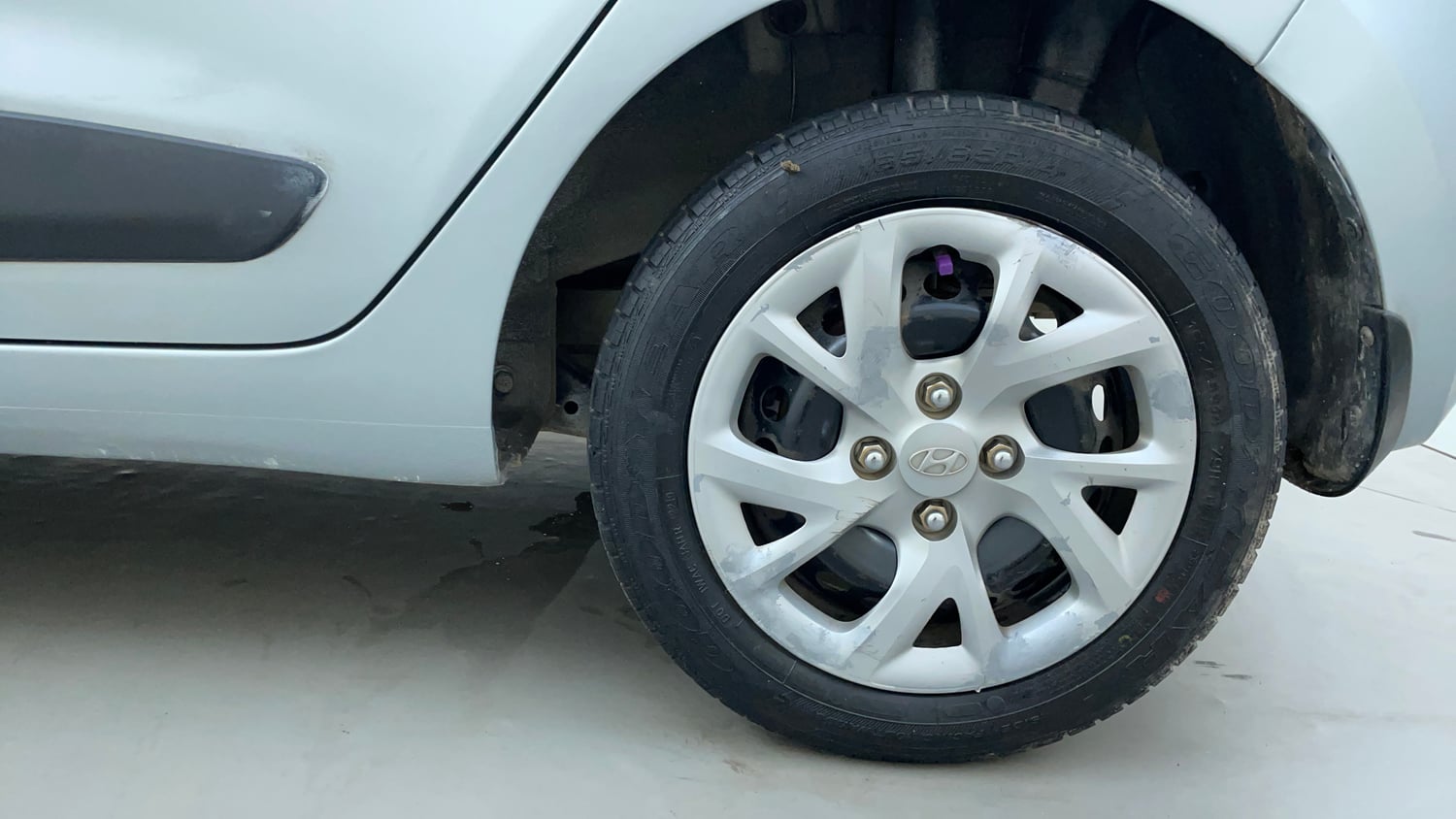 Used 2019 Hyundai Grand i10 Sportz 1.2 Kappa VTVT Petrol Manual tyres LEFT REAR TYRE RIM VIEW