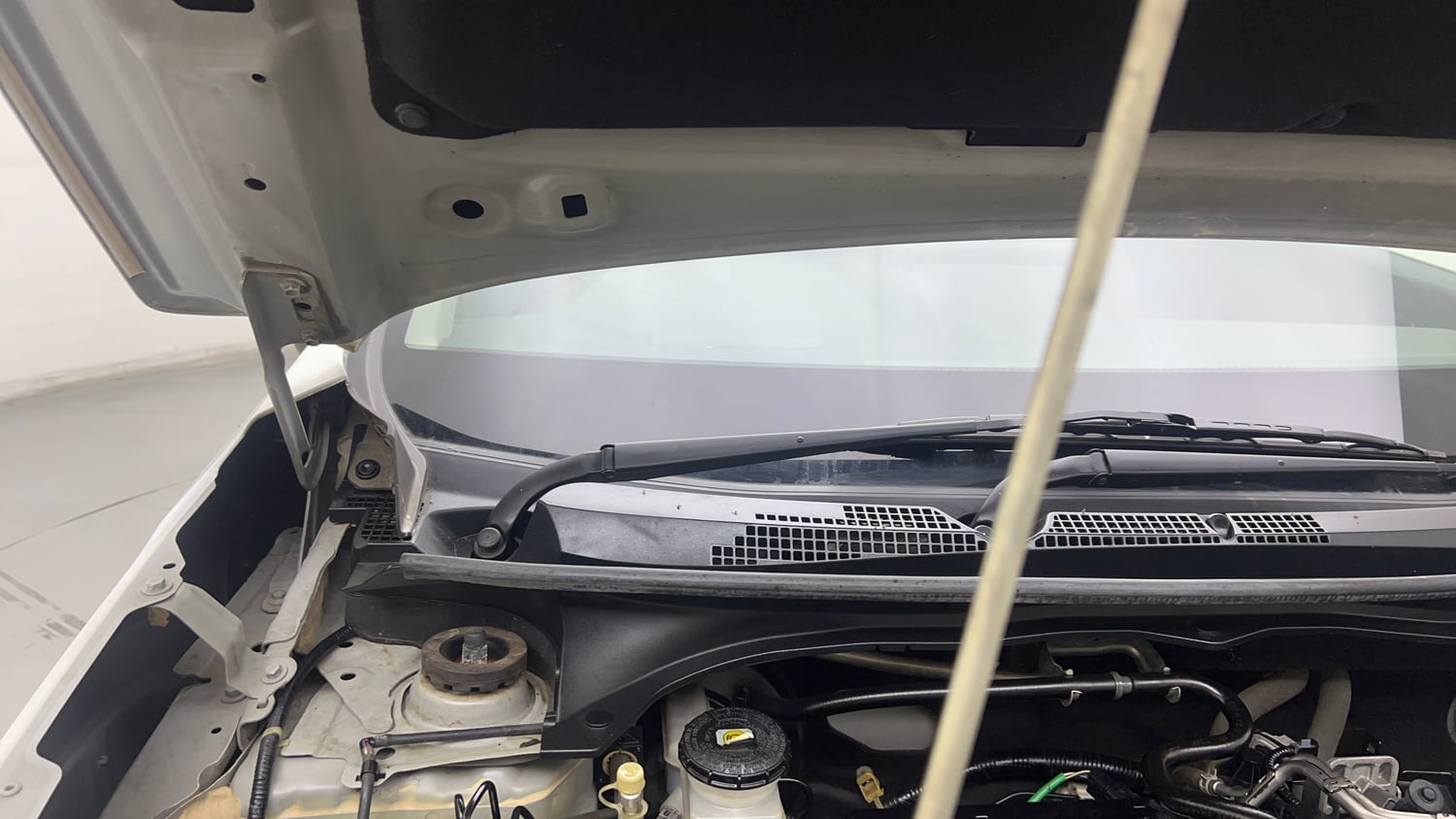 Used 2024 Honda Elevate ZX CVT Petrol Automatic engine ENGINE RIGHT SIDE HINGE & APRON VIEW