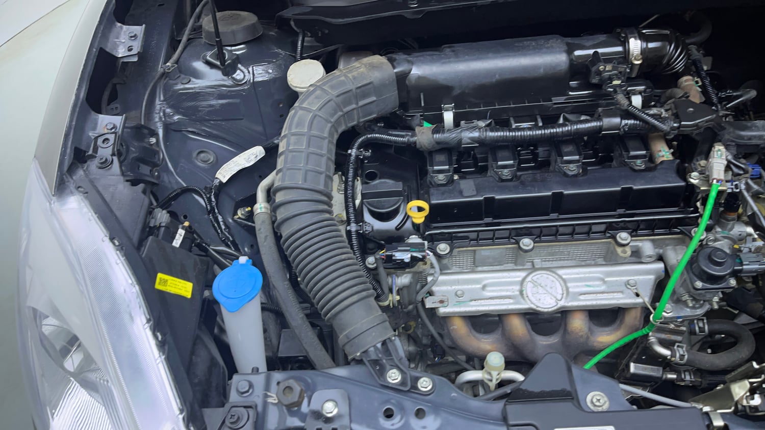 Used 2022 Maruti Suzuki Swift ZXi Petrol Manual engine ENGINE RIGHT SIDE VIEW