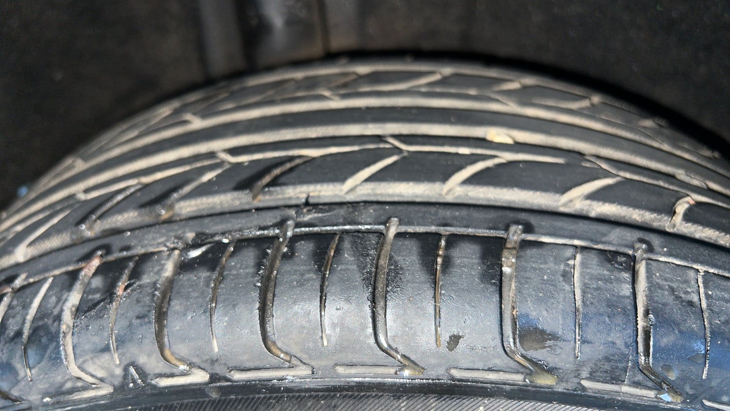 Used 2021 Maruti Suzuki Baleno Zeta Petrol Manual tyres RIGHT REAR TYRE TREAD VIEW