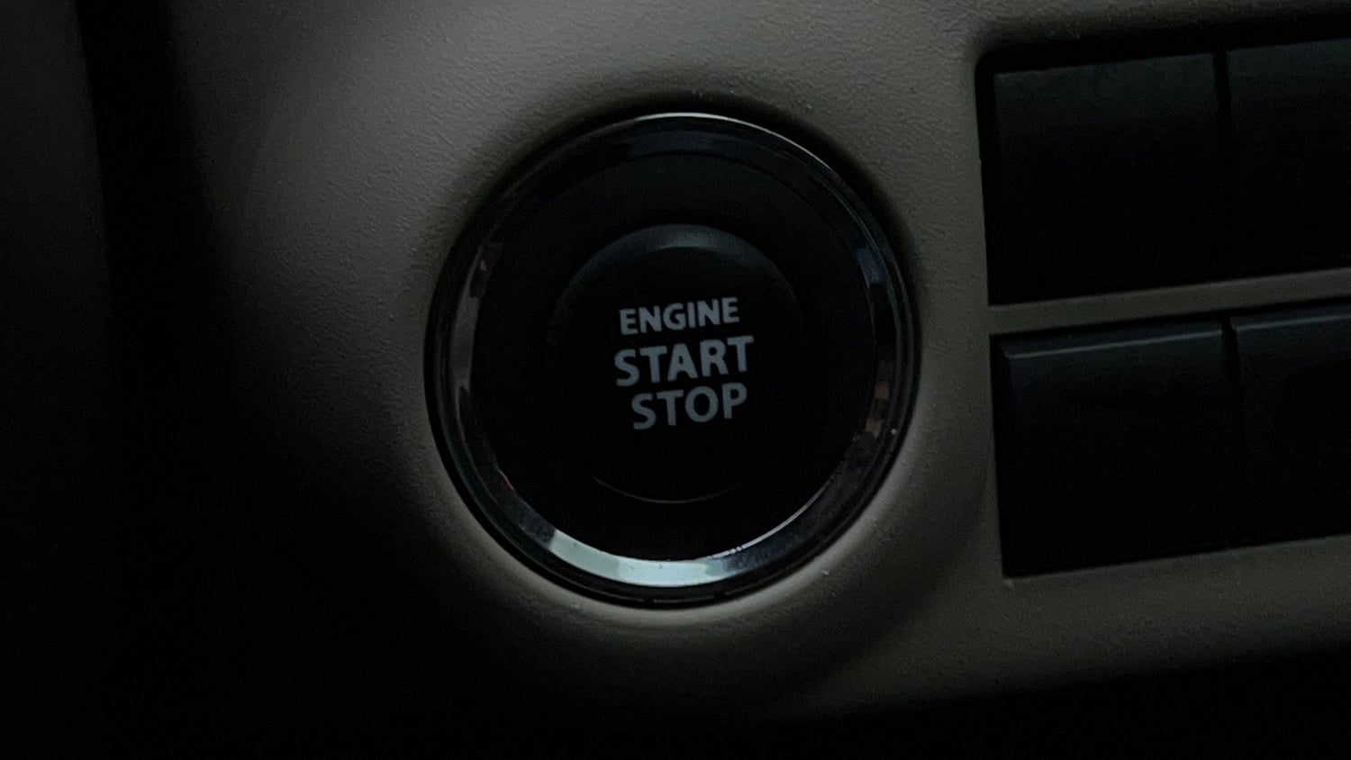 Used 2022 Toyota Glanza V AMT Petrol Automatic top_features Keyless start