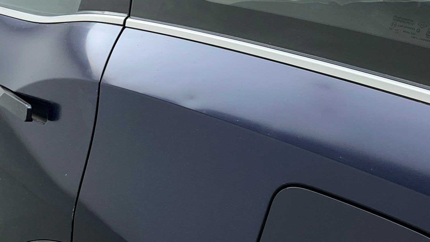 Used 2022 Mahindra XUV700 AX 7 Petrol AT Luxury Pack 7 STR Petrol Automatic dents MINOR DENT