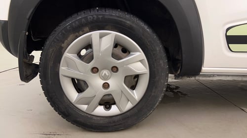 Used 2020 Renault Kwid 1.0 RXT Petrol Manual tyres RIGHT REAR TYRE RIM VIEW