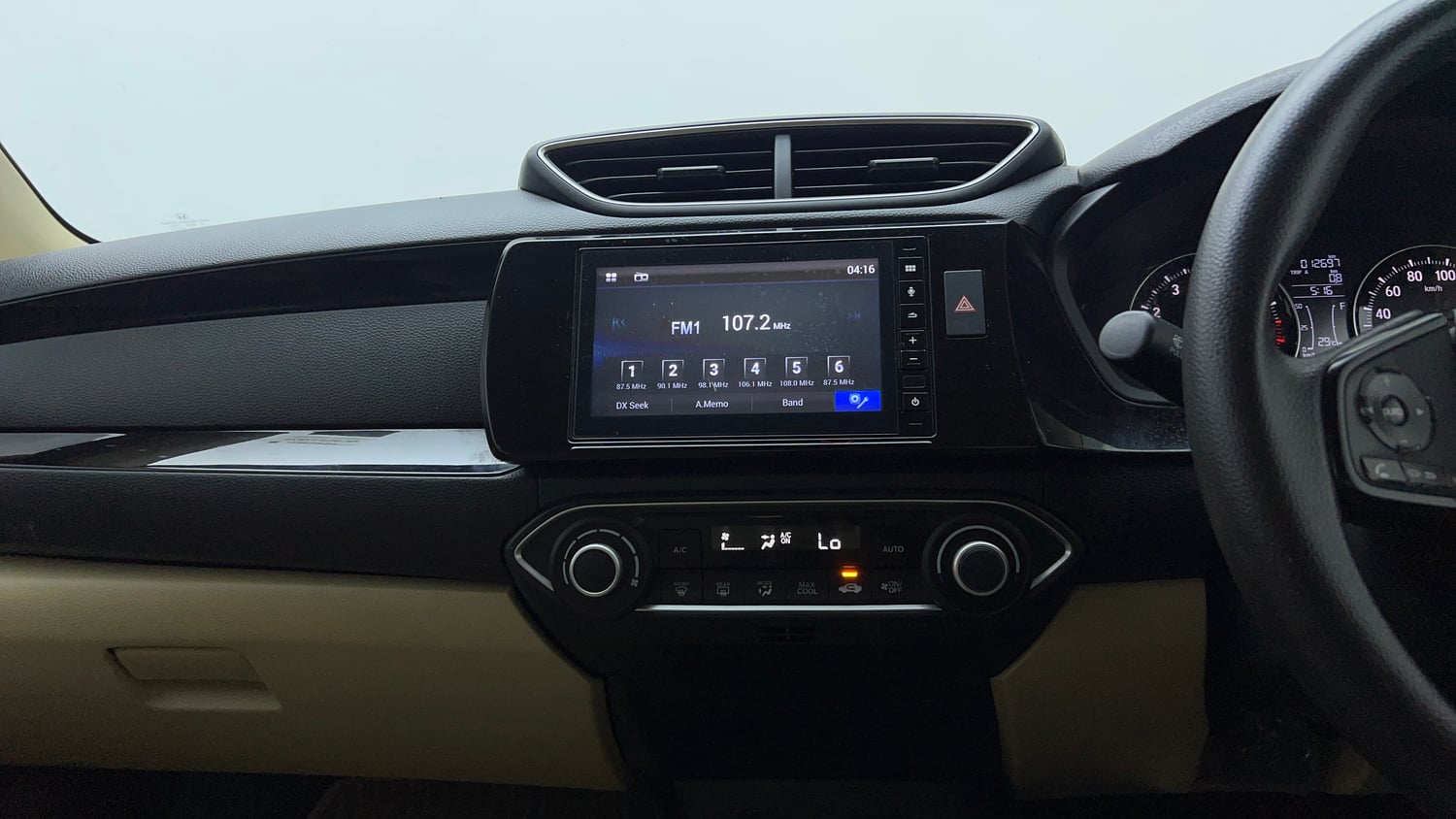 Used 2021 Honda Amaze 1.2 VX MT Petrol Petrol Manual interior MUSIC SYSTEM & AC CONTROL VIEW