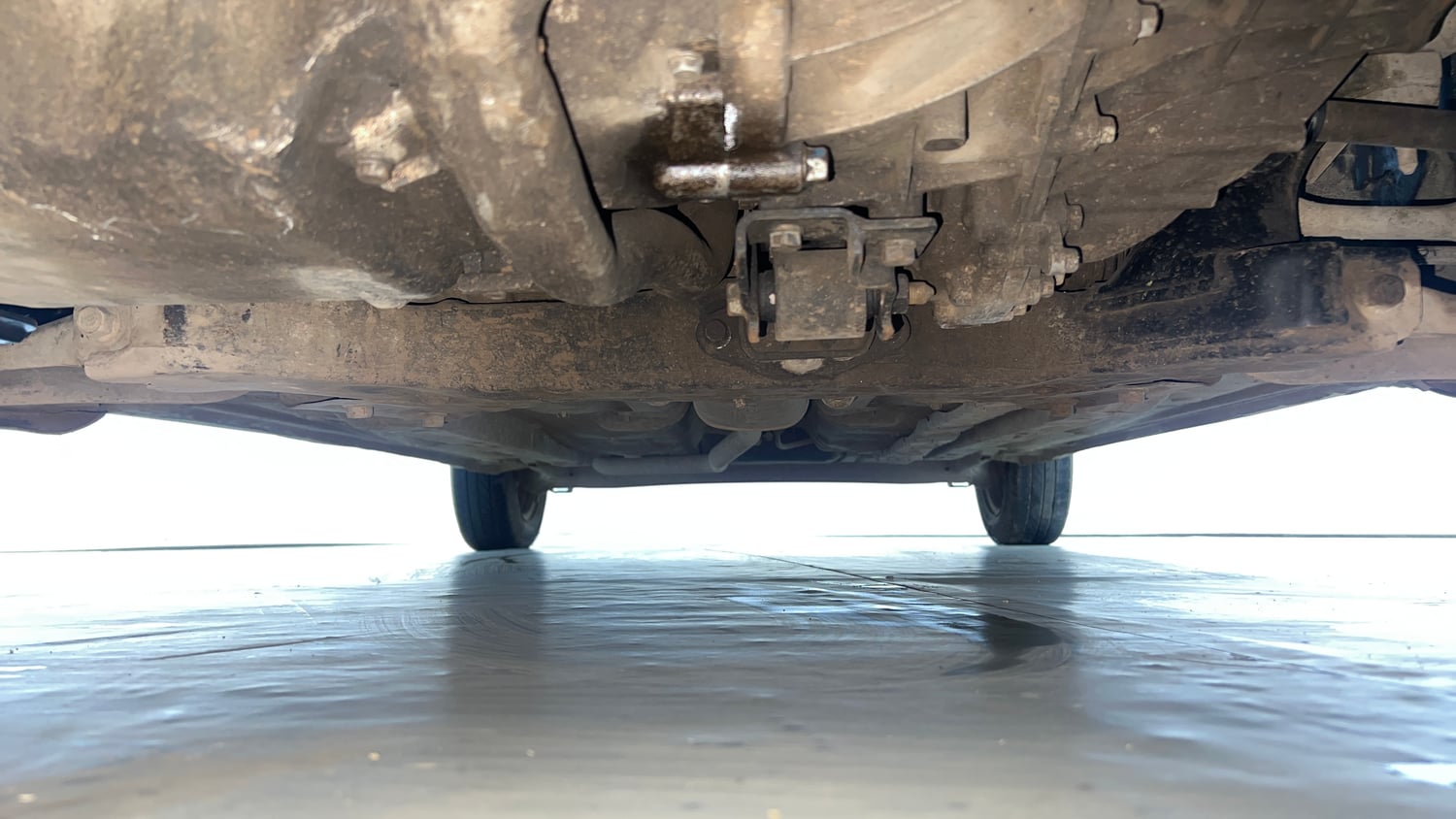 Used 2017 Hyundai Grand i10 Sportz (O) U2 1.2 CRDi Diesel Manual extra FRONT LEFT UNDERBODY VIEW