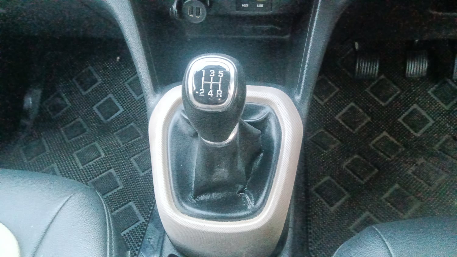 Used 2016 Hyundai Grand i10 Sportz 1.2 Kappa VTVT Petrol Manual interior GEAR  KNOB VIEW