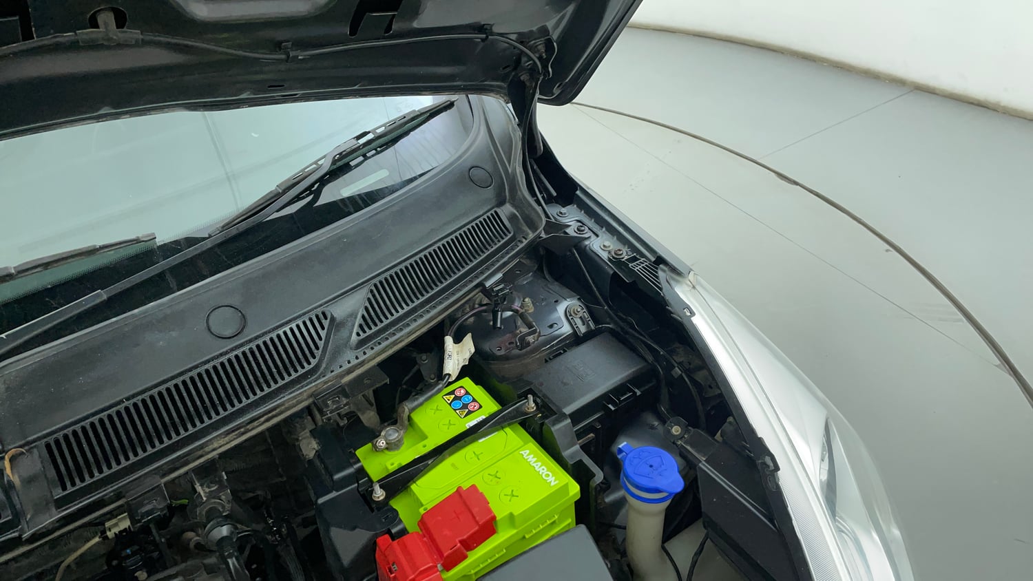 Used 2016 Ford Figo Trend 1.2 Ti-VCT Petrol Manual engine ENGINE LEFT SIDE HINGE & APRON VIEW