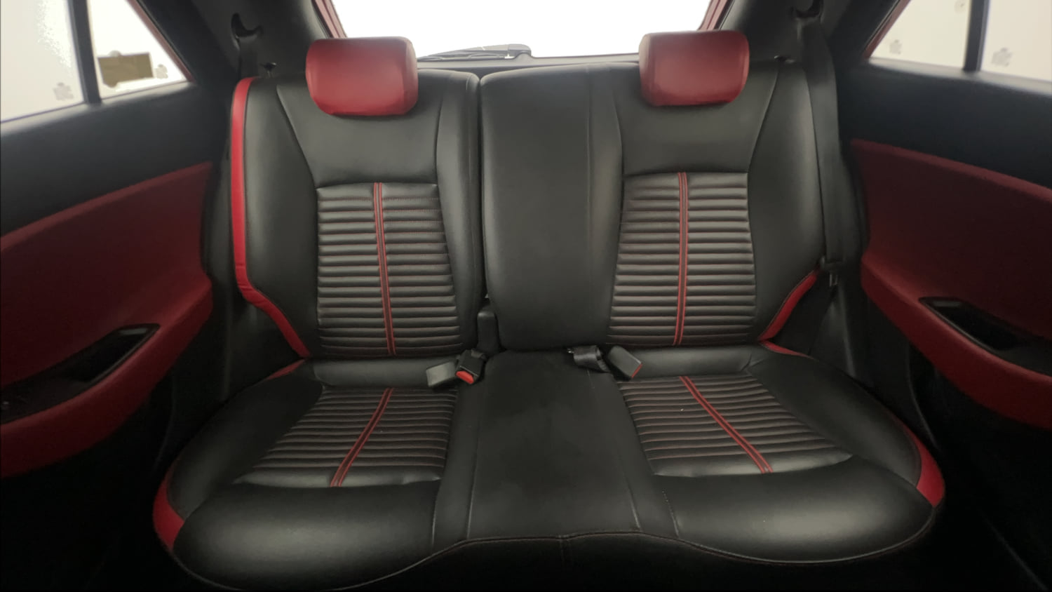 Used 2015 Hyundai Elite i20 Asta 1.4 CRDI Diesel Manual interior REAR SEAT CONDITION VIEW