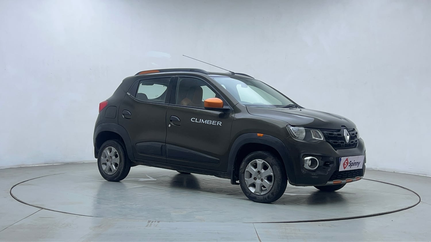 Used 2017 Renault Kwid CLIMBER 1.0 Petrol Manual exterior RIGHT FRONT CORNER VIEW