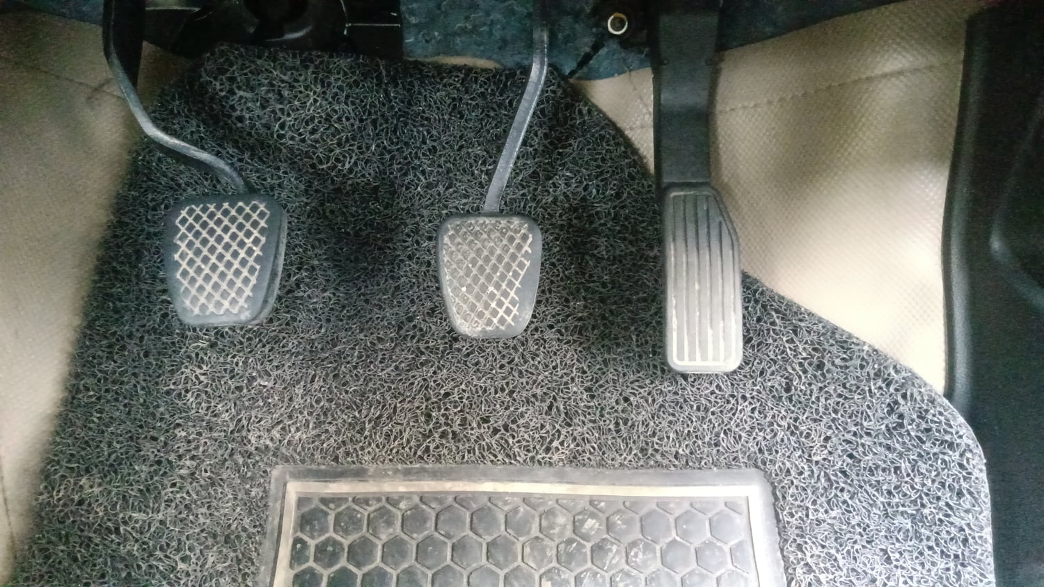 Used 2015 Honda City SV Petrol Manual interior PEDALS VIEW