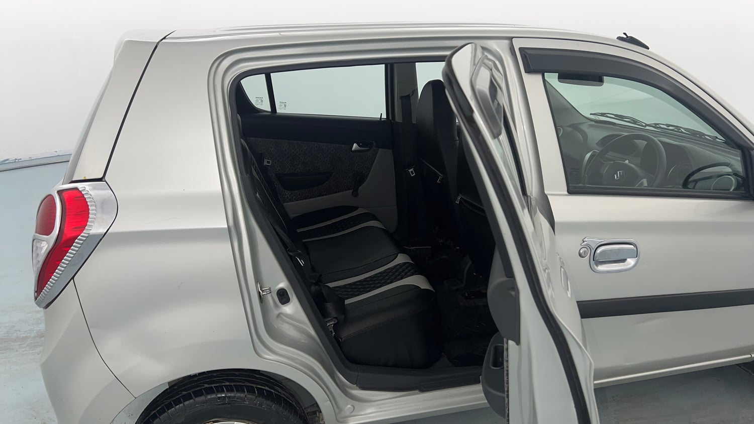 Used 2018 Maruti Suzuki Alto 800 VXi Petrol Manual interior RIGHT SIDE REAR DOOR CABIN VIEW