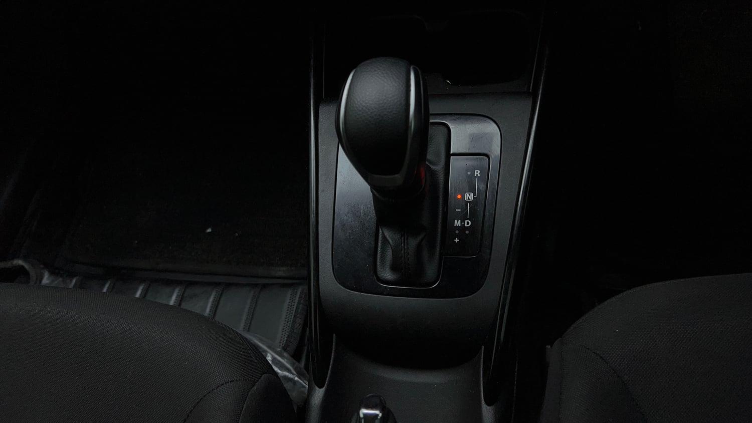 Used 2022 Toyota Glanza V AMT Petrol Automatic interior GEAR  KNOB VIEW