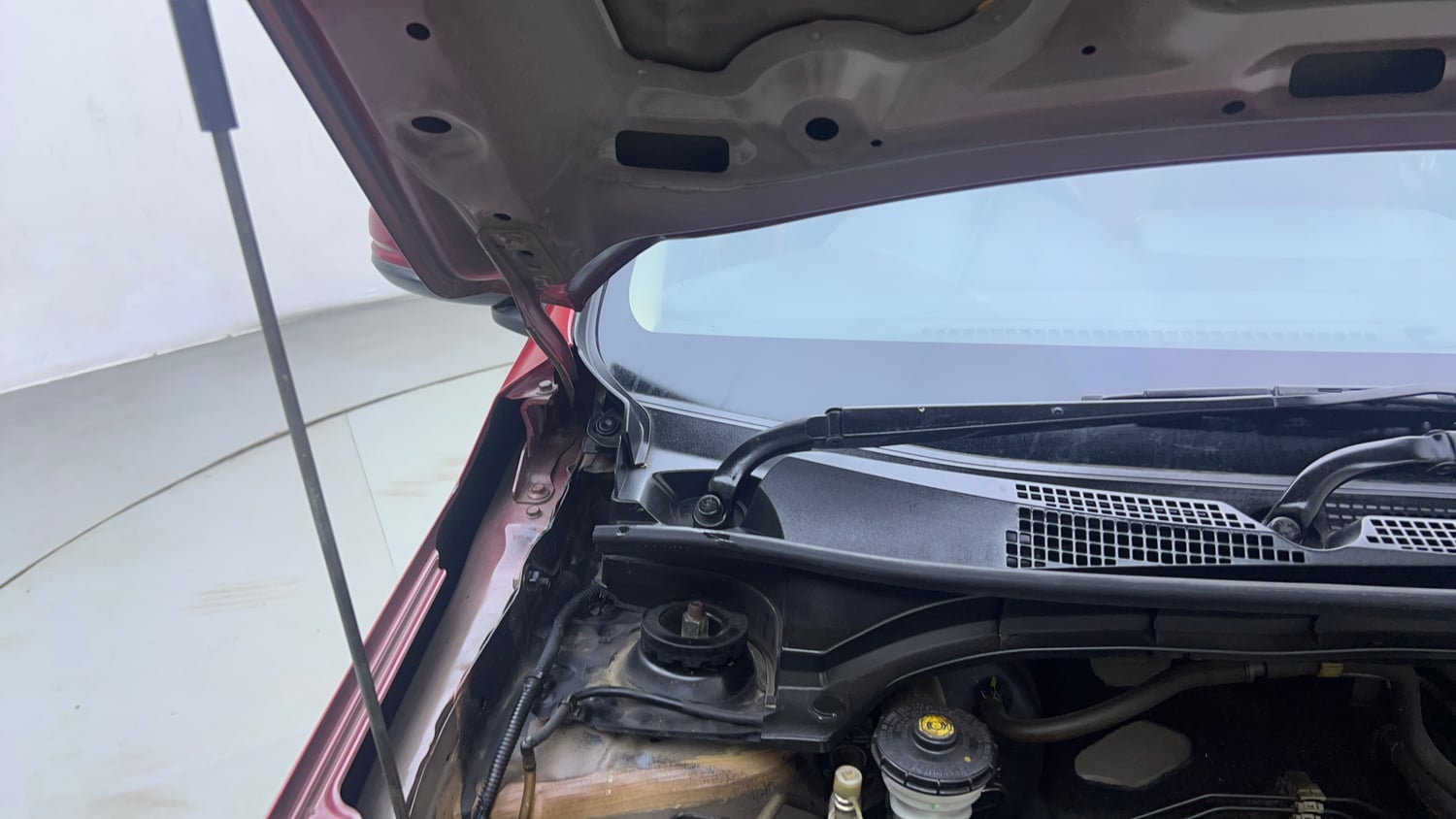 Used 2019 Honda Amaze 1.2 VX CVT Petrol Petrol Automatic engine ENGINE RIGHT SIDE HINGE & APRON VIEW